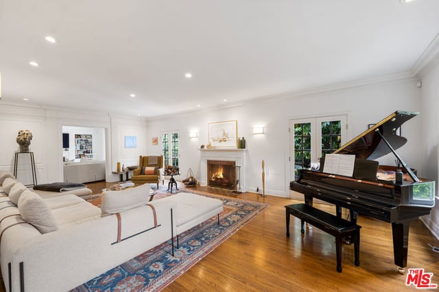 4530 W 8th Street, Los Angeles, CA 90005 — photo 4 of 45