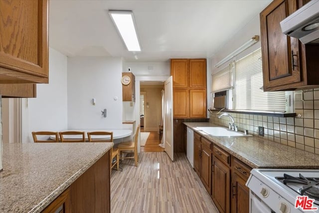 2019 West Boulevard, Los Angeles, CA 90016 — photo 10 of 27
