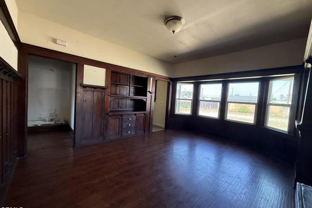 1239 S C Street, Oxnard, CA 93033 — photo 3 of 18