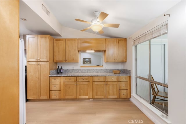19204 Avenue Of The Oaks B, Newhall, CA 91321 — photo 10 of 31