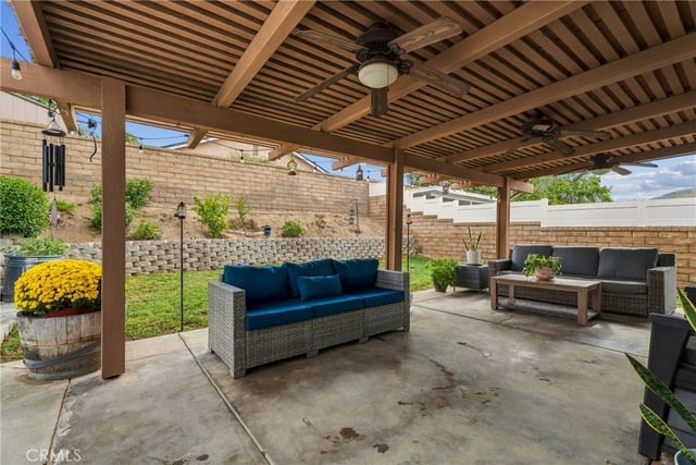 20755 Benz, Saugus, CA 91350 — photo 25 of 34