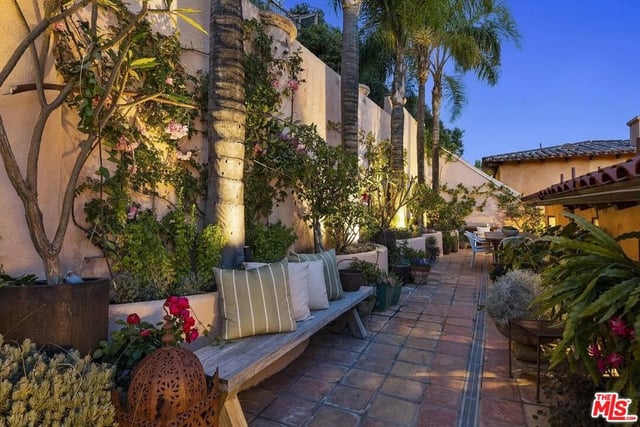 6383 Quebec Drive, Los Angeles, CA 90068 — photo 3 of 30