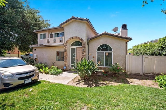 14661 oak road, Sylmar, CA 91342 — photo 2 of 23
