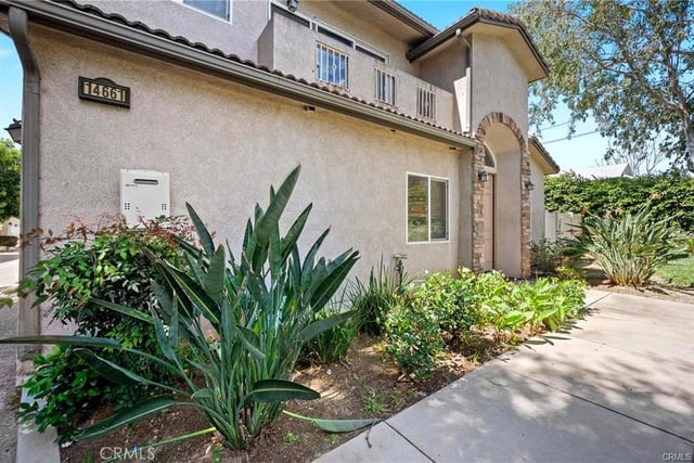 14661 oak road, Sylmar, CA 91342 — photo 22 of 23