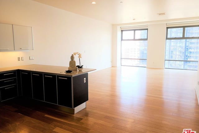 801 S Grand Avenue 1209, Los Angeles, CA 90017 — photo 4 of 70