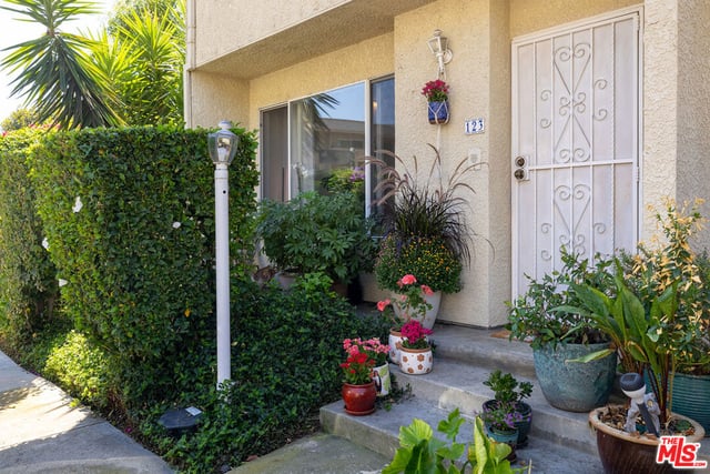 4558 Willis Avenue 123, Los Angeles, CA 91403 — photo 2 of 20