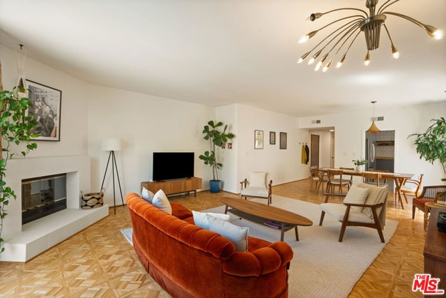 1539 Greenfield Avenue 102, Los Angeles, CA 90025 — photo 3 of 31