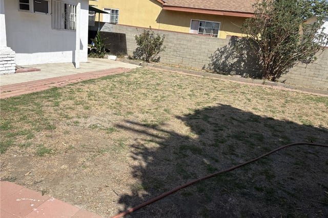8156 Hazeltine, Panorama City, CA 91402 — photo 6 of 7