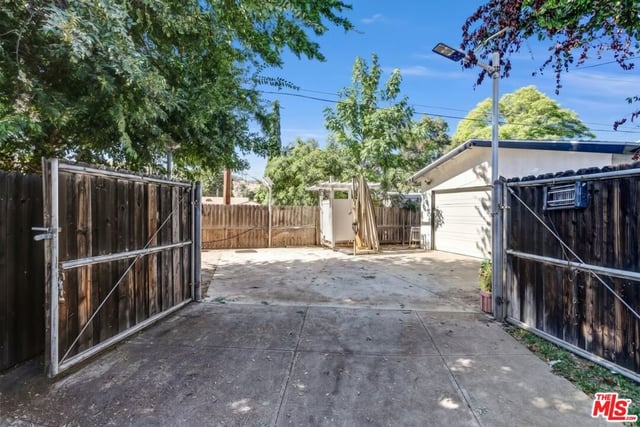 1412 Lake Street, Glendale, CA 91201 — photo 20 of 27