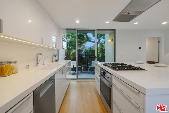 11711 Brookhaven Avenue 3, Los Angeles, CA 90064 — photo 10 of 30
