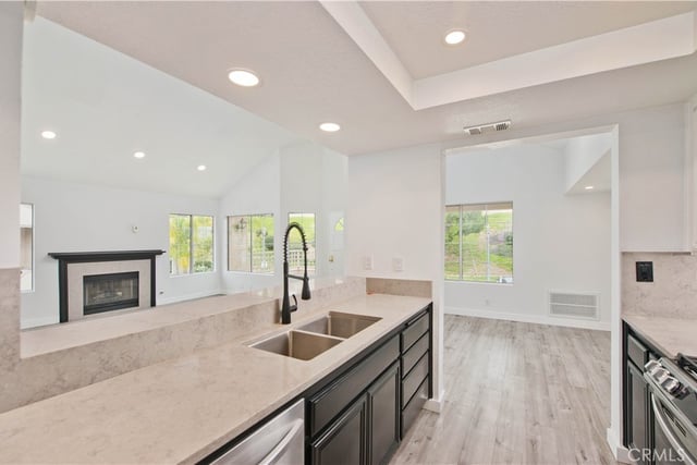600 Kingswood Lane A, Simi Valley, CA 93065 — photo 10 of 24