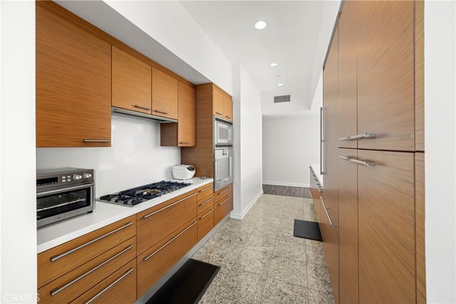 900 W Olympic 28A, Los Angeles, CA 90015 — photo 6 of 22