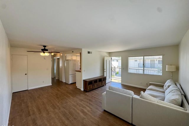 1136 Acadia Place 4, Ventura, CA 93003 — photo 4 of 15