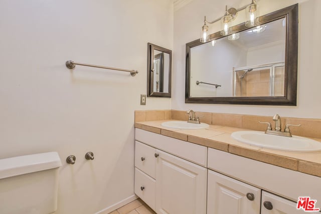 625 N Flores Street 102, West Hollywood, CA 90048 — photo 29 of 36