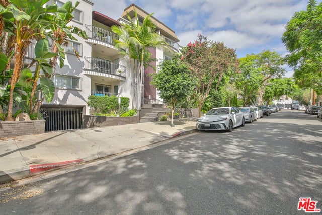 625 N Flores Street 102, West Hollywood, CA 90048 — photo 4 of 36