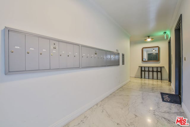 625 N Flores Street 102, West Hollywood, CA 90048 — photo 8 of 36