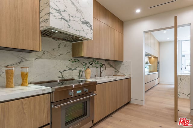 634 Moreno Avenue, Los Angeles, CA 90049 — photo 10 of 28