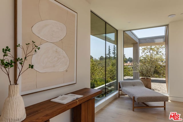 634 Moreno Avenue, Los Angeles, CA 90049 — photo 16 of 28