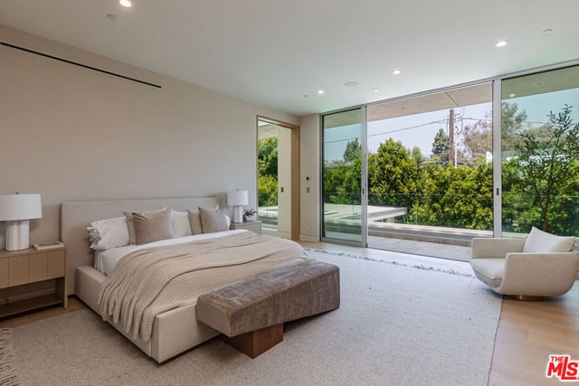 634 Moreno Avenue, Los Angeles, CA 90049 — photo 18 of 28
