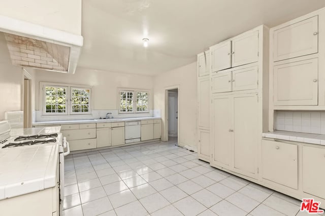 462 S McCadden Place, Los Angeles, CA 90020 — photo 14 of 33
