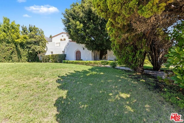 462 S McCadden Place, Los Angeles, CA 90020 — photo 3 of 33