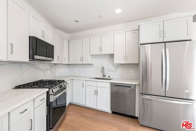 11011 Huston Street 212, North Hollywood, CA 91601 — photo 4 of 29
