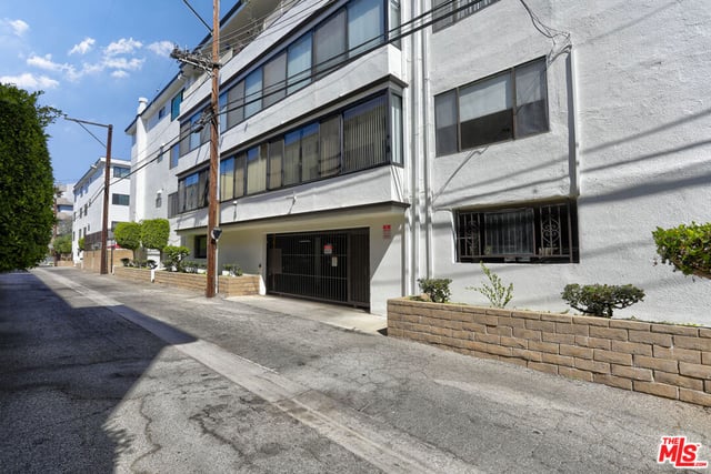 8568 Burton Way 301, Los Angeles, CA 90048 — photo 28 of 33