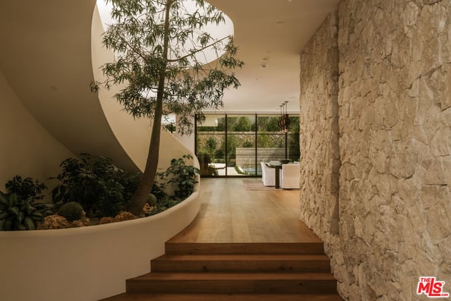3712 Goodland Avenue, Studio City, CA 91604 — photo 4 of 41