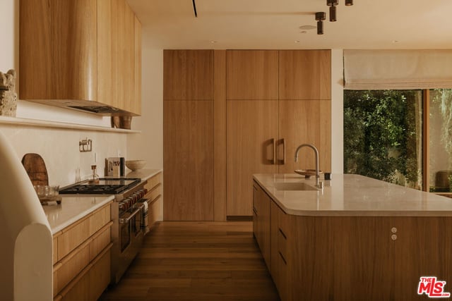 3712 Goodland Avenue, Studio City, CA 91604 — photo 7 of 41