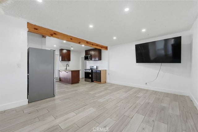 725 S Taper, Compton, CA 90220 — photo 4 of 40
