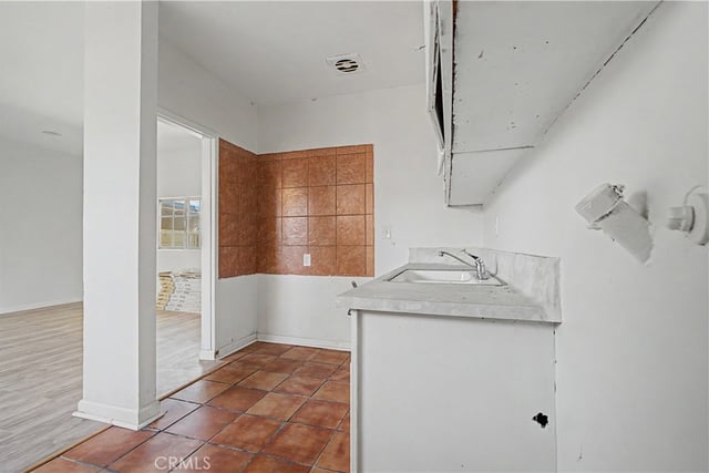 2829 S Rimpau, Los Angeles, CA 90016 — photo 23 of 32