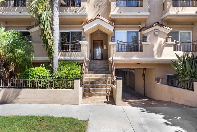 1740 S Westgate B, Los Angeles, CA 90025 — photo 2 of 39