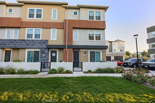 27131 Observation Court, Valencia, CA 91381 — photo 2 of 41