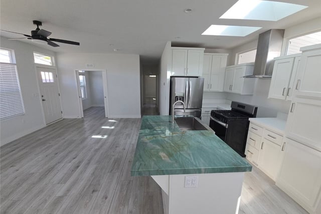 1 Heather, Northridge, CA 91324 — photo 3 of 13