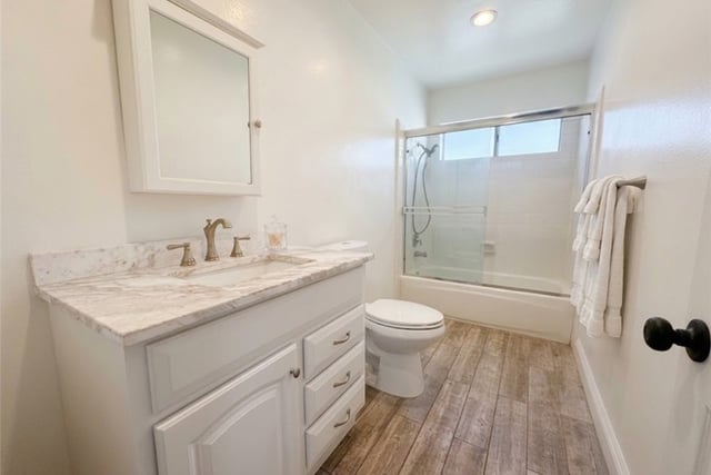 5354 Lindley 204, Encino, CA 91316 — photo 16 of 35