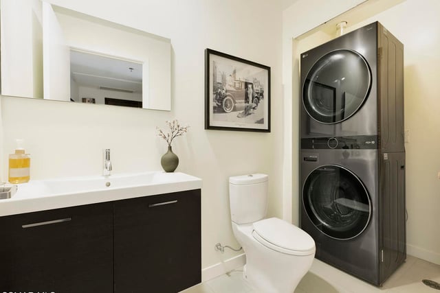 5016 Bakman Avenue 104, North Hollywood, CA 91601 — photo 14 of 25