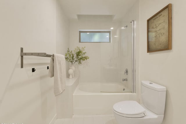 5016 Bakman Avenue 104, North Hollywood, CA 91601 — photo 17 of 25