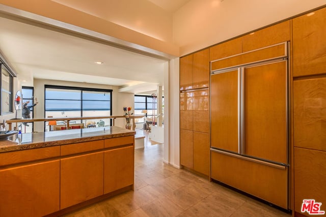 117 Ocean Front Walk, Santa Monica, CA 90291 — photo 16 of 25