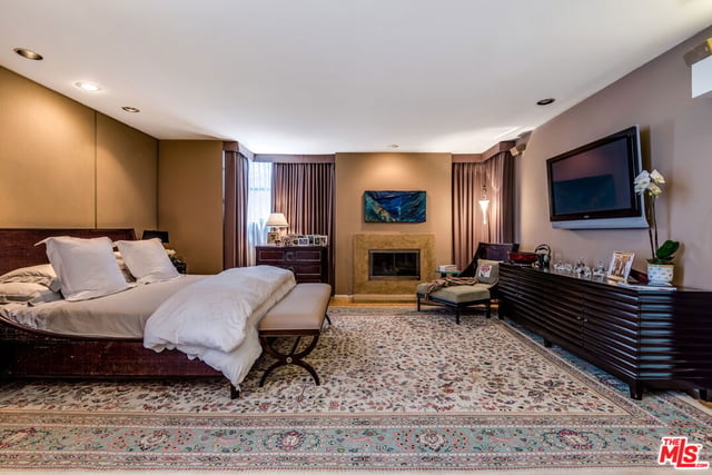 117 Ocean Front Walk, Santa Monica, CA 90291 — photo 17 of 25