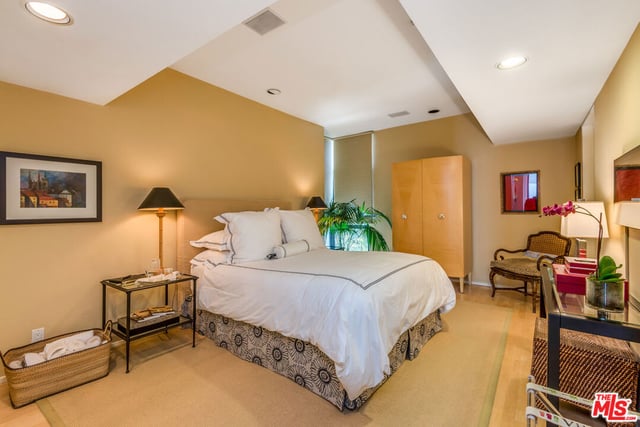 117 Ocean Front Walk, Santa Monica, CA 90291 — photo 21 of 25