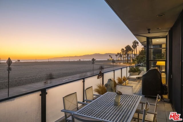 117 Ocean Front Walk, Santa Monica, CA 90291 — photo 3 of 25