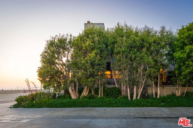 117 Ocean Front Walk, Santa Monica, CA 90291 — photo 5 of 25