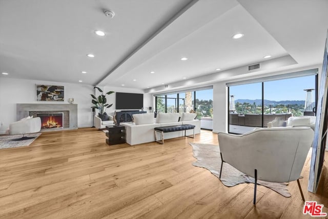 2355 Branden Street, Los Angeles, CA 90026 — photo 15 of 64