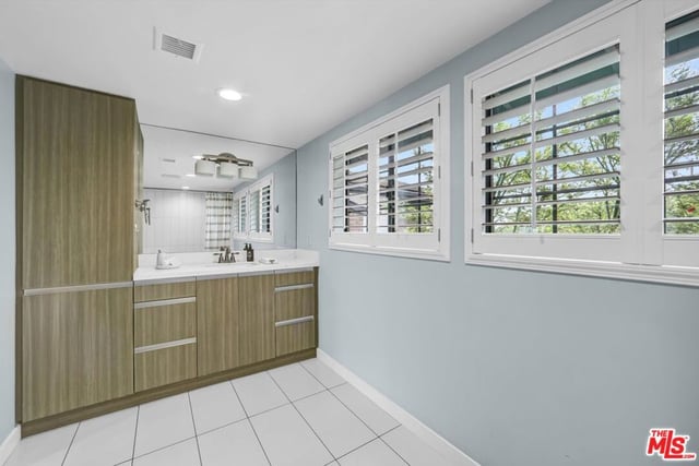 2355 Branden Street, Los Angeles, CA 90026 — photo 30 of 64