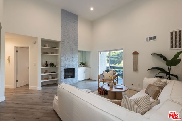 11701 Texas Avenue 308, Los Angeles, CA 90025 — photo 5 of 30