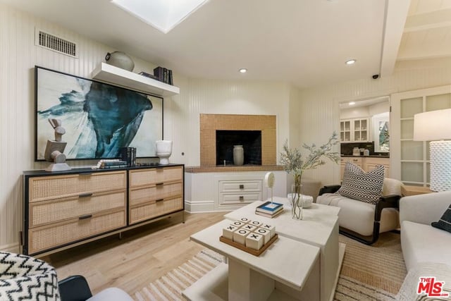 4725 Vanalden Avenue, Tarzana, CA 91356 — photo 16 of 47