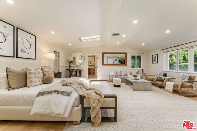 4725 Vanalden Avenue, Tarzana, CA 91356 — photo 17 of 47