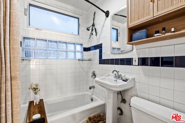 225 Carroll Canal, Los Angeles, CA 90291 — photo 23 of 46