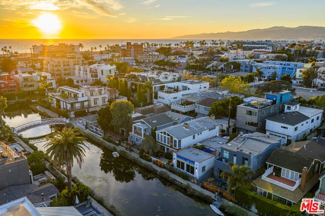 225 Carroll Canal, Los Angeles, CA 90291 — photo 38 of 46