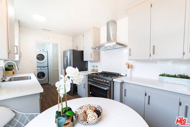 17209 Stagg Street, Van Nuys, CA 91406 — photo 16 of 48